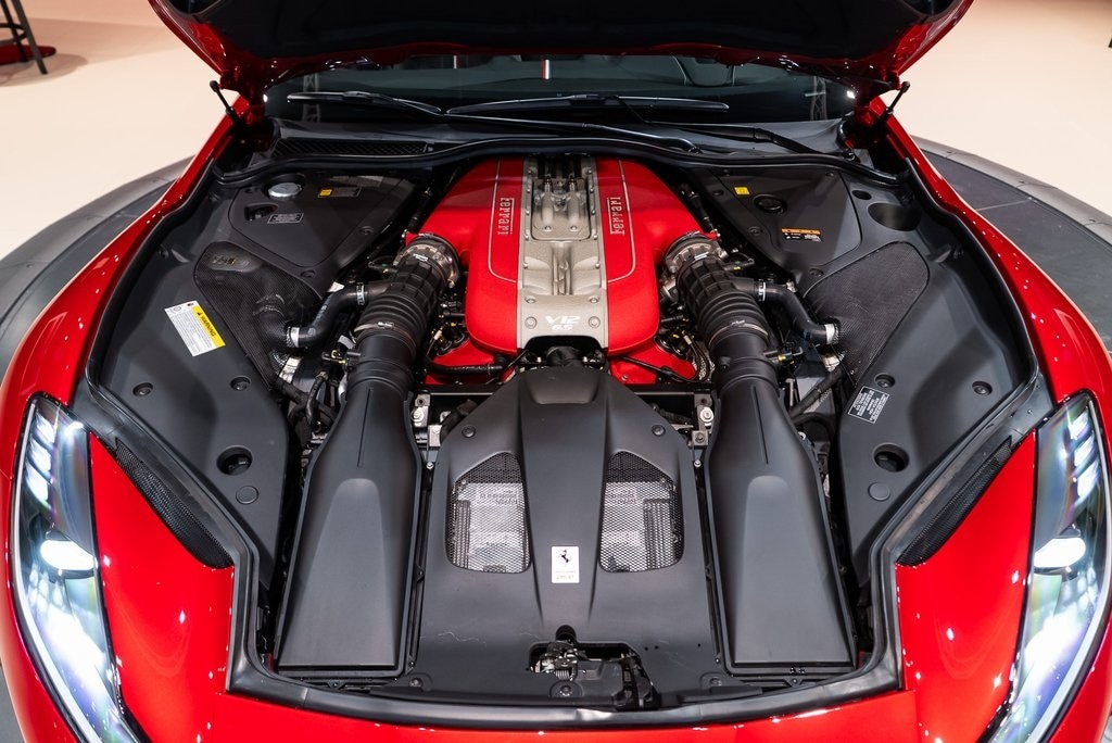 2022 FERRARI 812 - Image 18