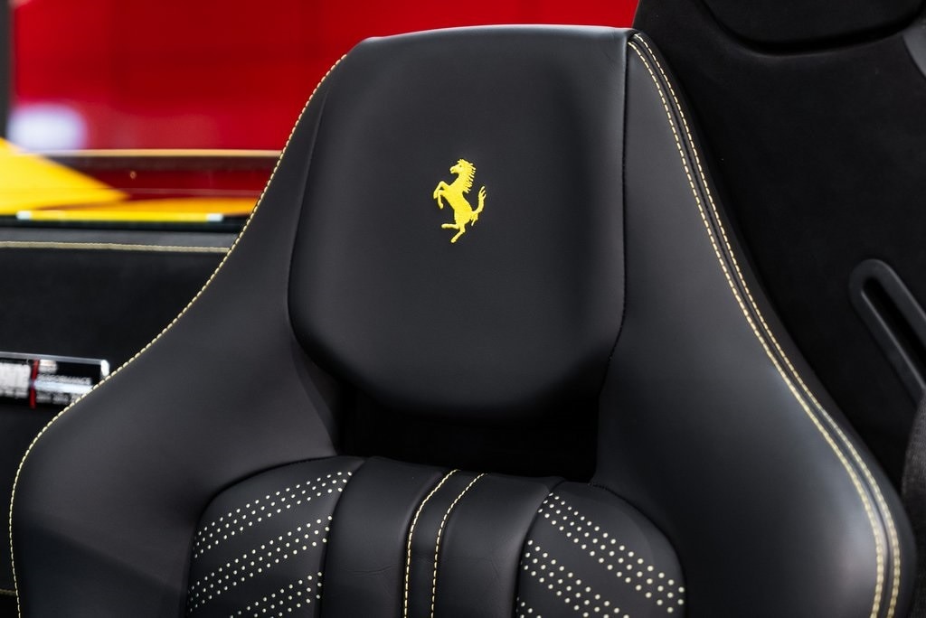 2015 FERRARI 458 - Image 6