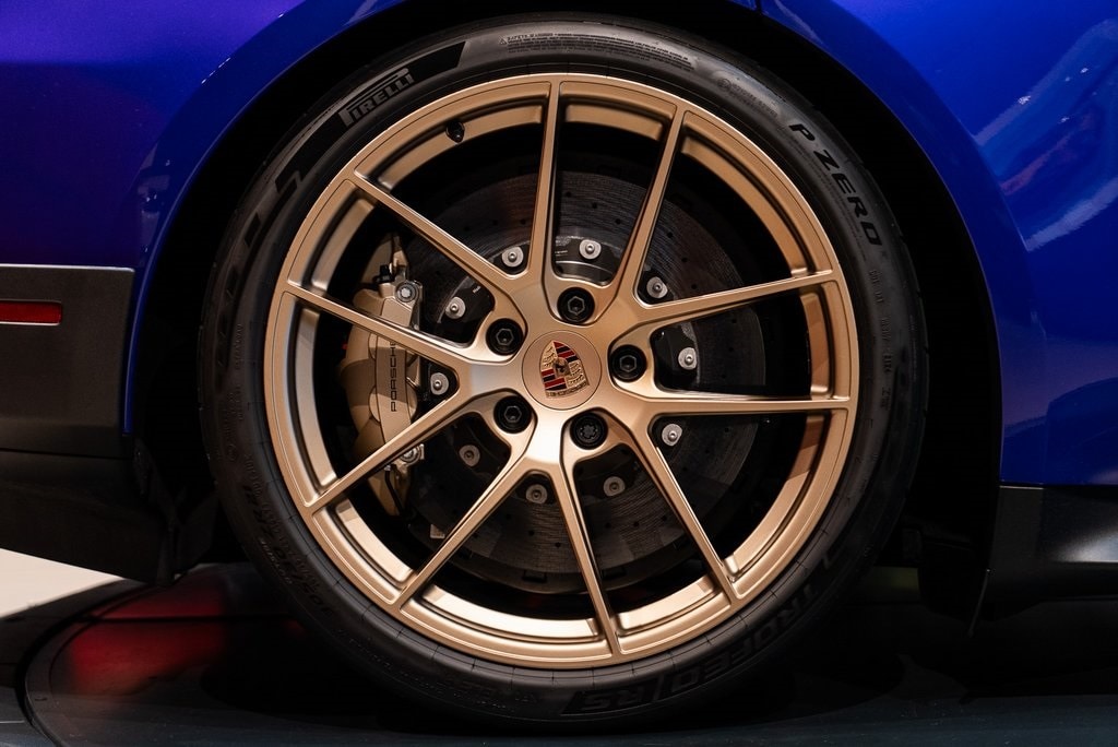 2025 PORSCHE TAYCAN - Image 14