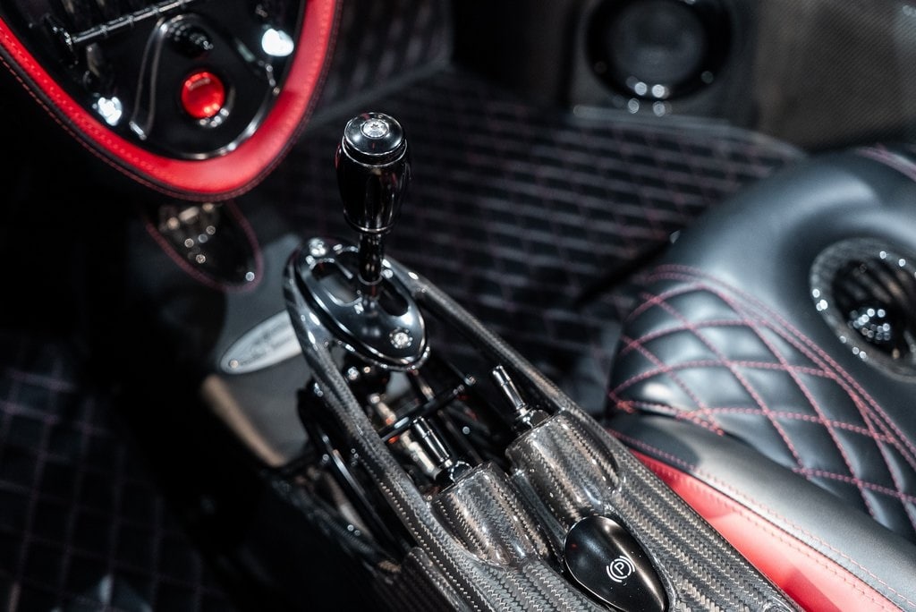 2017 PAGANI HUAYRA - Image 30