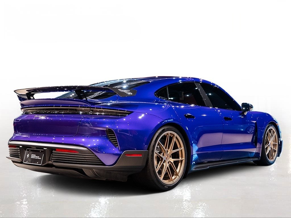 2025 PORSCHE TAYCAN - Image 10