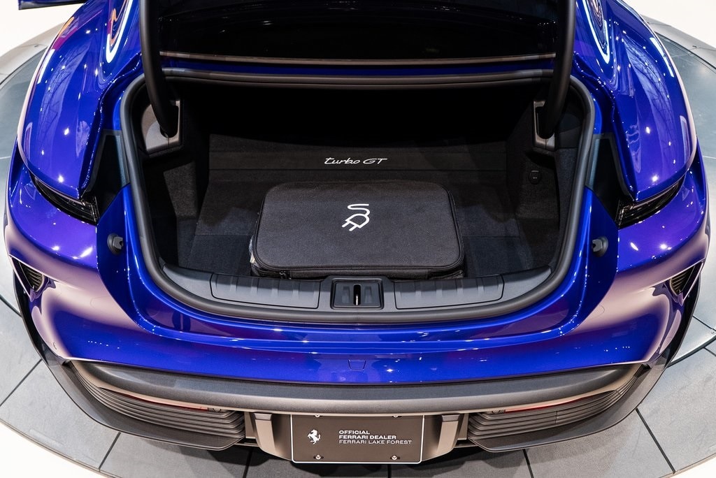 2025 PORSCHE TAYCAN - Image 16