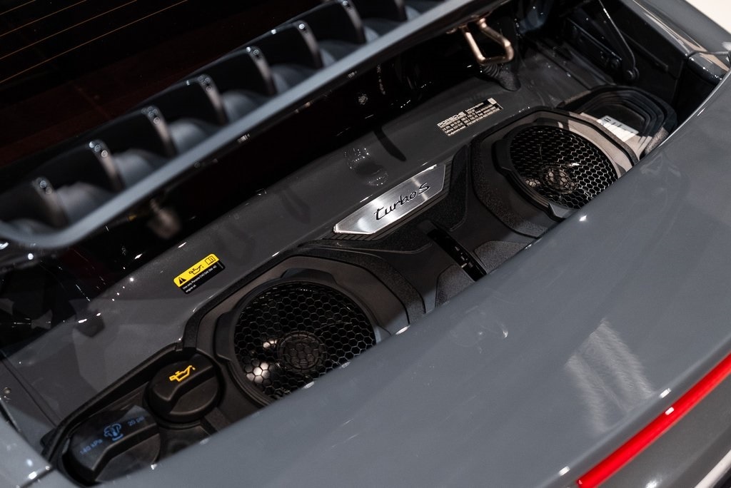 2022 PORSCHE 911 - Image 17