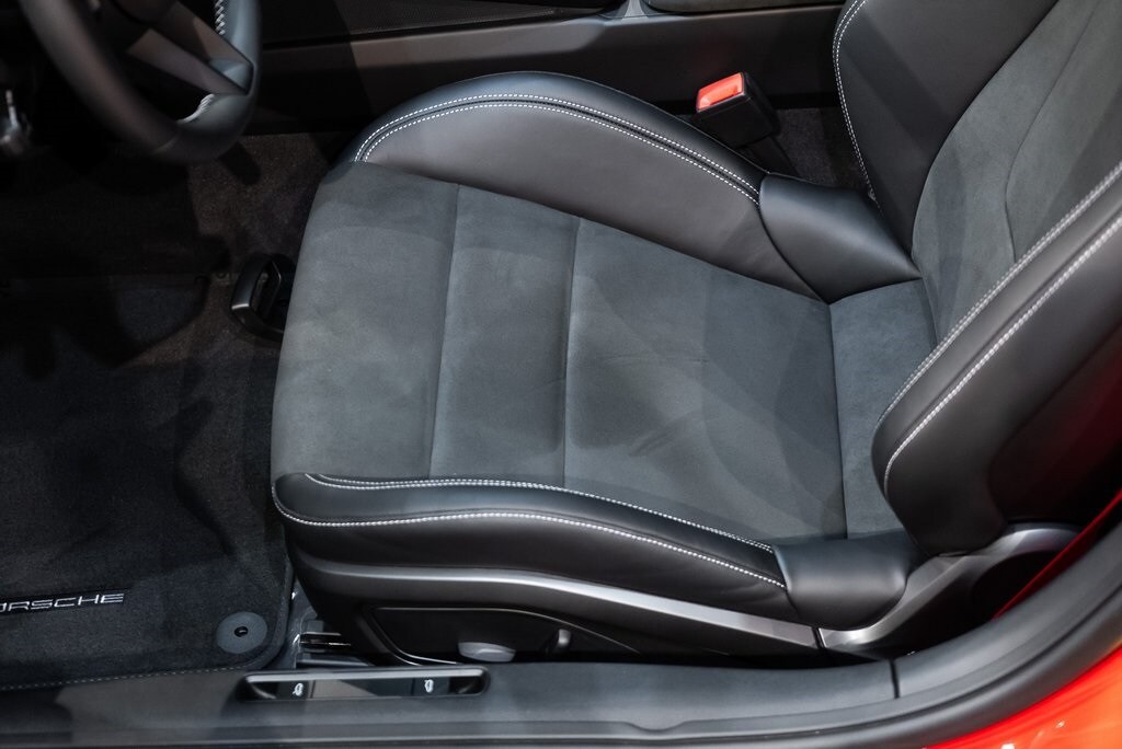 2023 PORSCHE 911 - Image 18