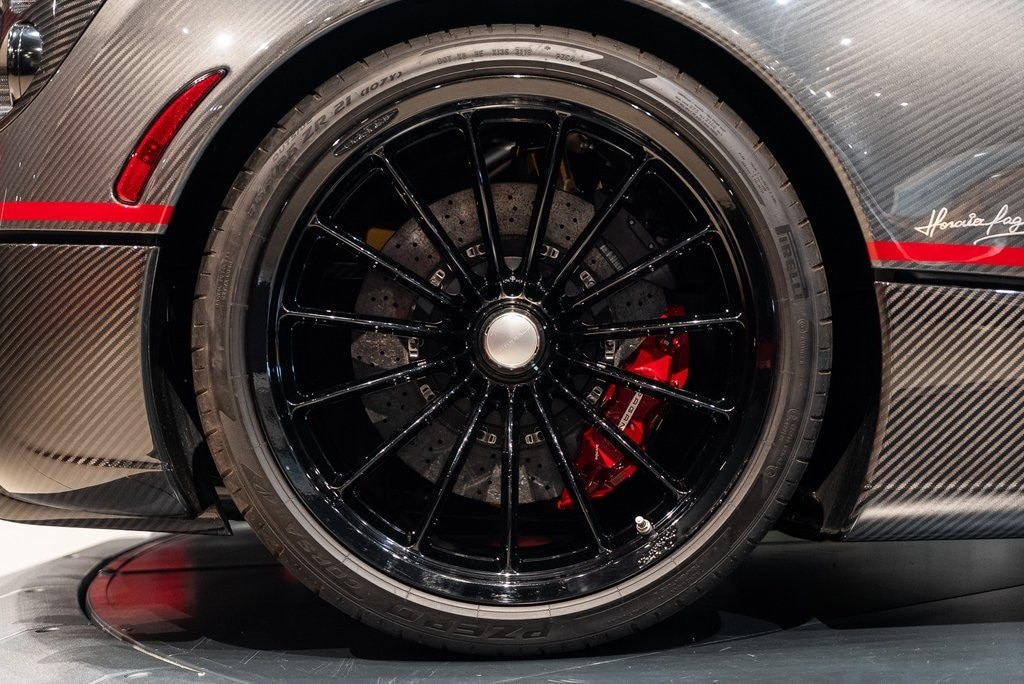 2017 PAGANI HUAYRA - Image 16