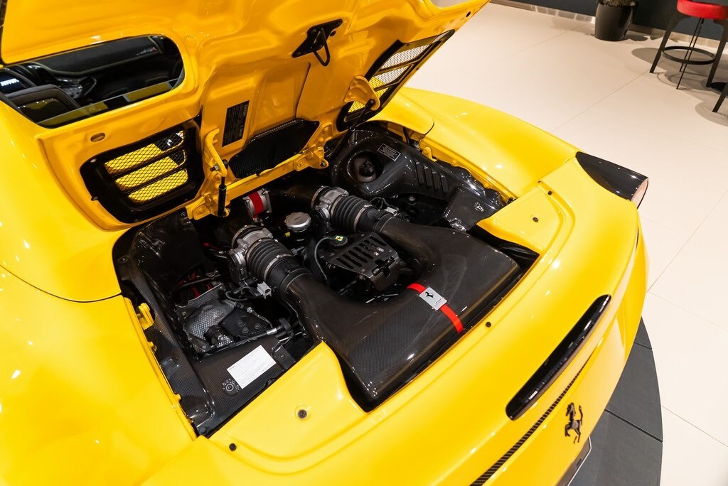 2015 FERRARI 458 - Image 17