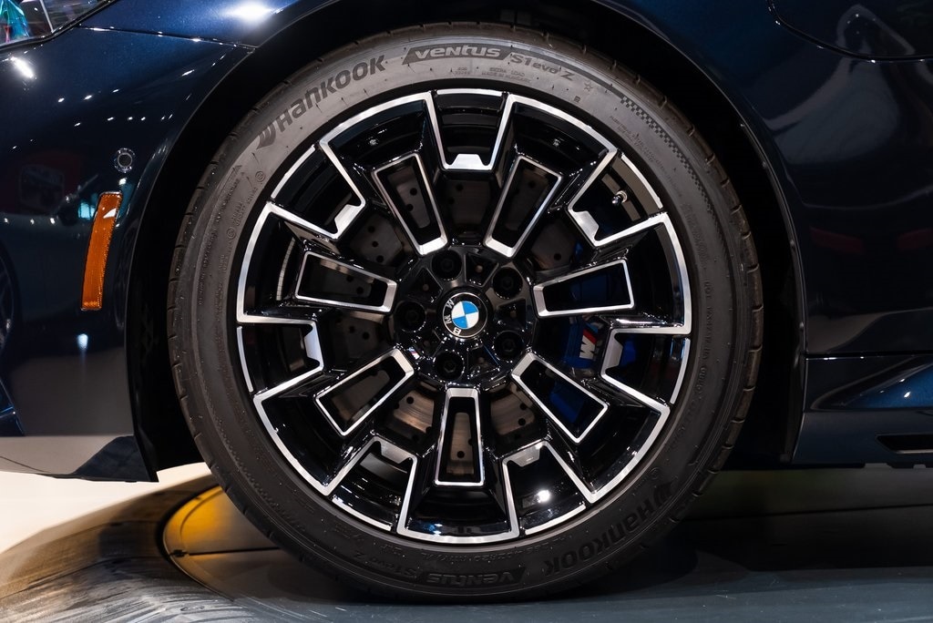 2025 BMW M5 - Image 12