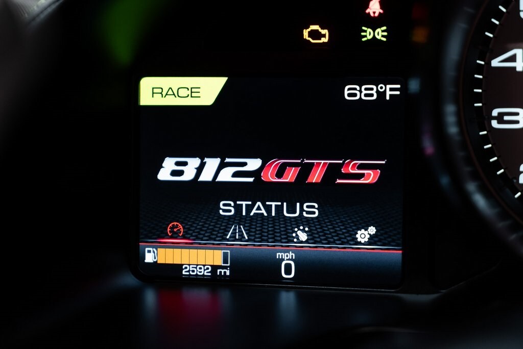2022 FERRARI 812 - Image 28