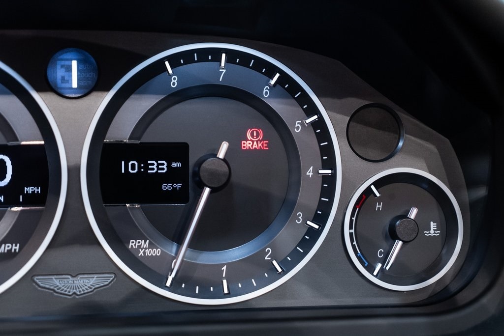 2015 ASTON MARTIN V12 VANTAGE - Image 26