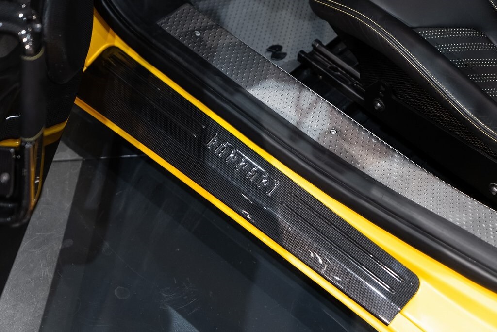 2015 FERRARI 458 - Image 26