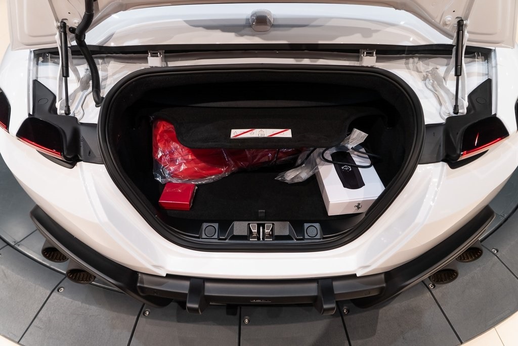 2025 FERRARI ROMA - Image 18