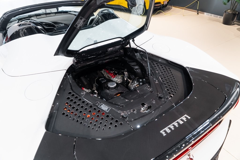 2025 FERRARI SF90 - Image 17