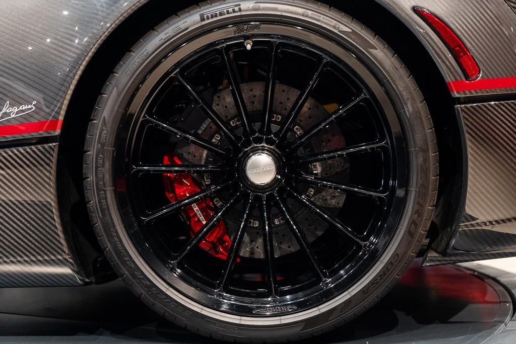 2017 PAGANI HUAYRA - Image 15