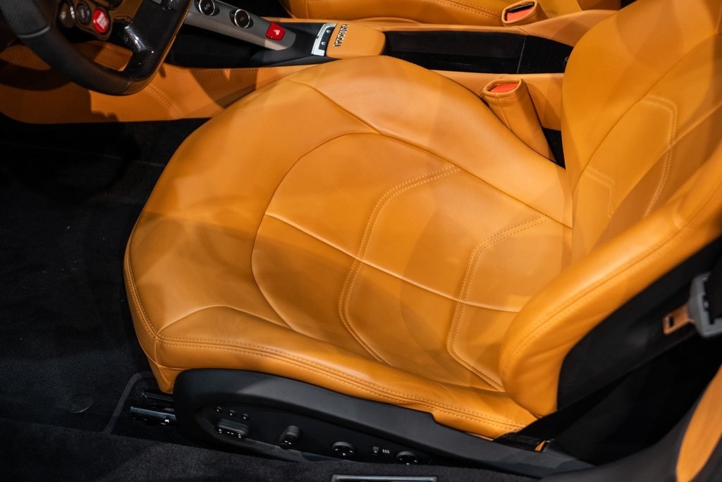 2018 FERRARI 488 - Image 24