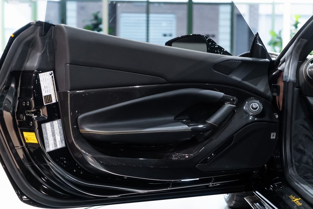 2022 FERRARI F8 - Image 24