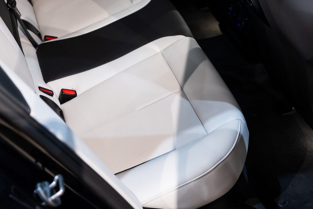 2025 BMW M5 - Image 36