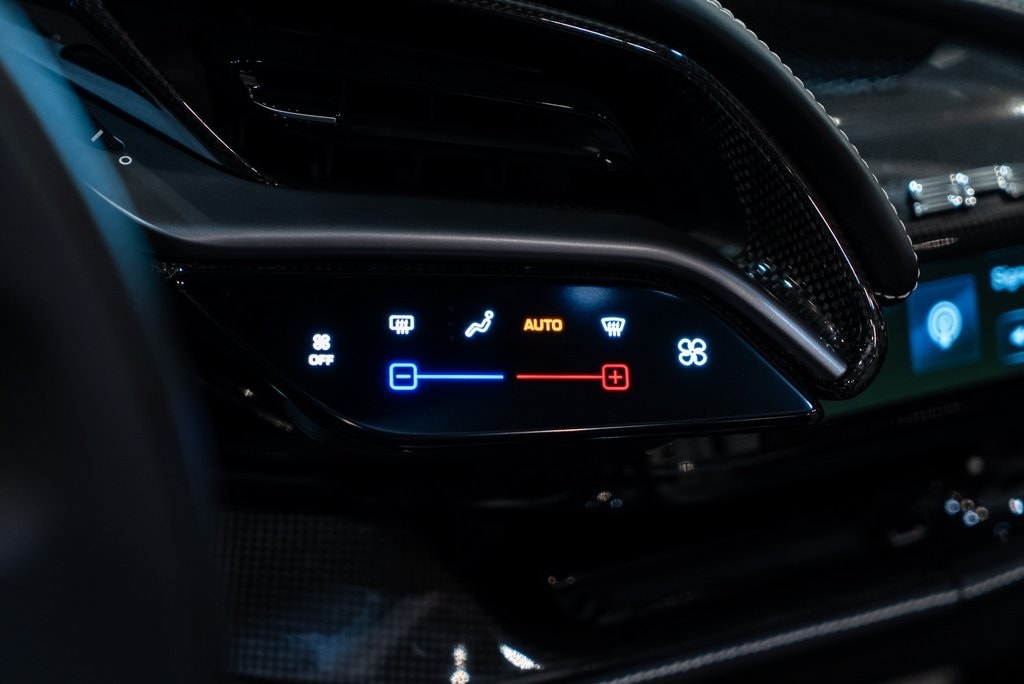 2025 FERRARI SF90 - Image 32