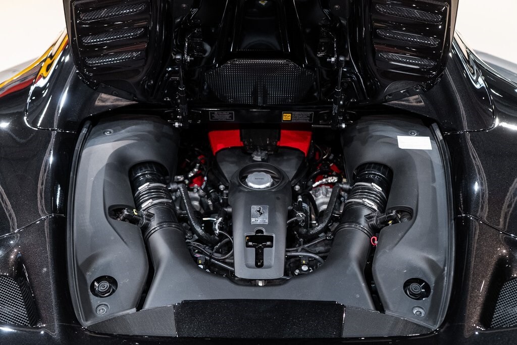 2022 FERRARI F8 - Image 18