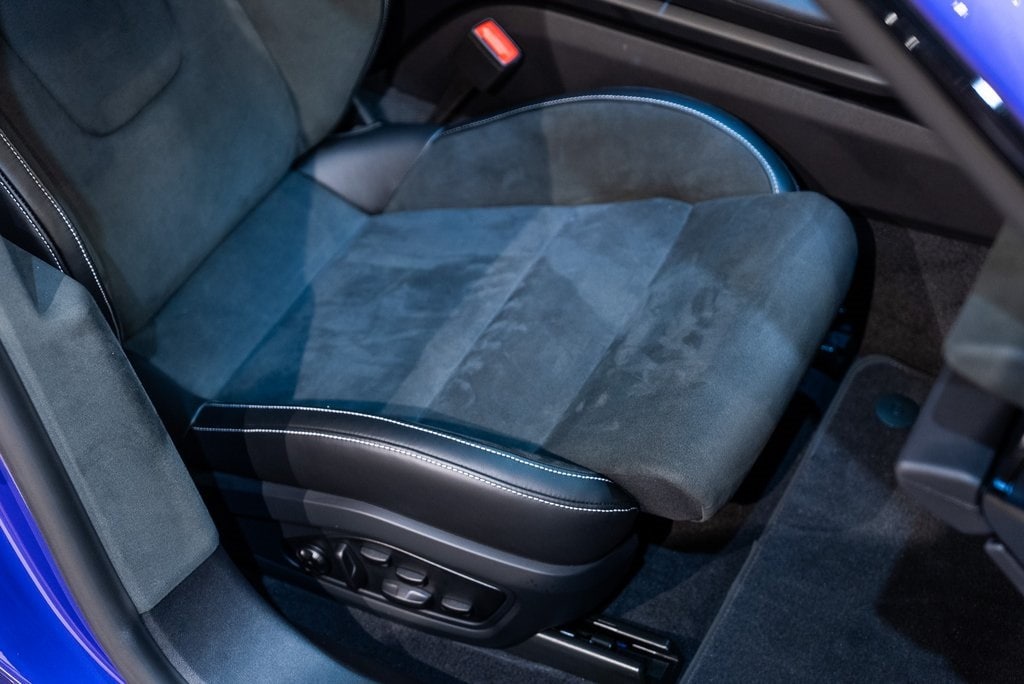 2025 PORSCHE TAYCAN - Image 32