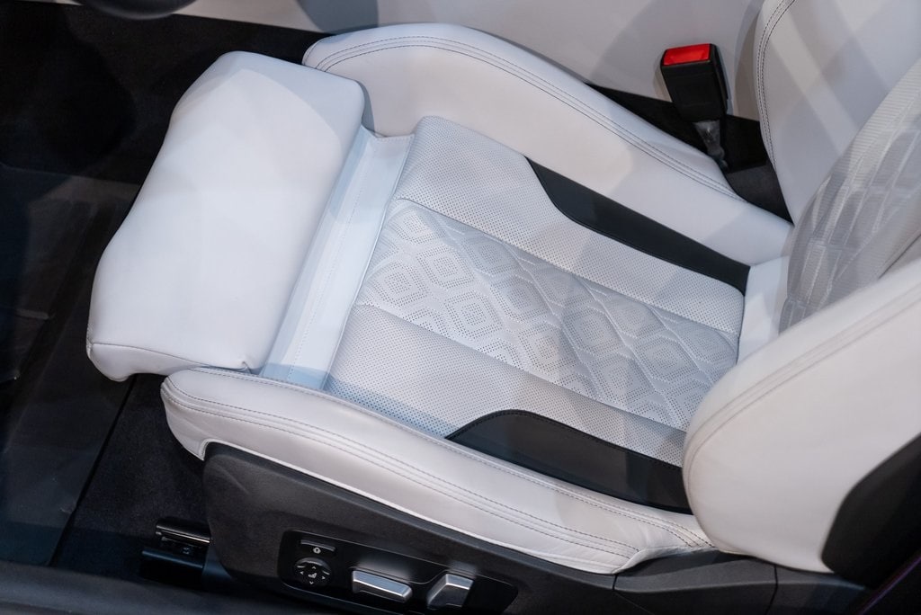 2024 BMW M8 - Image 23