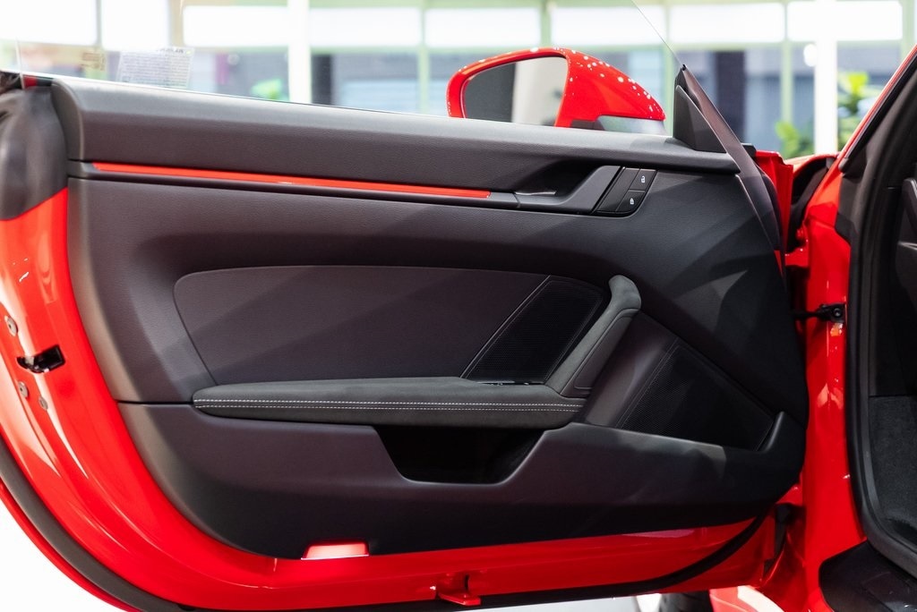 2023 PORSCHE 911 - Image 17