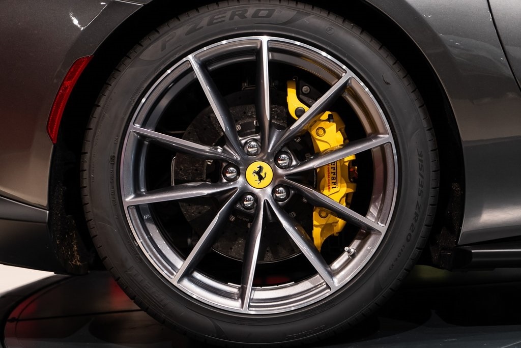 2022 FERRARI 812 - Image 15