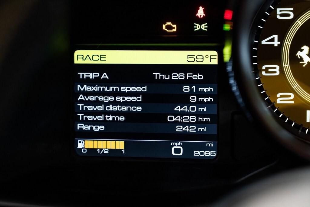 2015 FERRARI 458 - Image 31