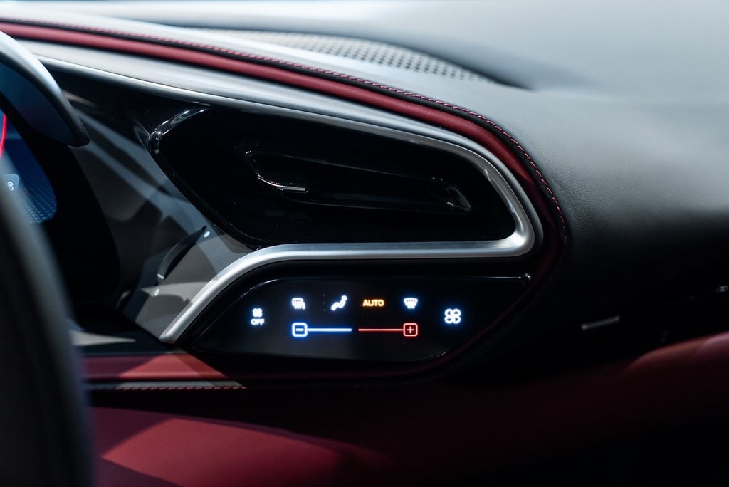 2023 FERRARI 296 - Image 28