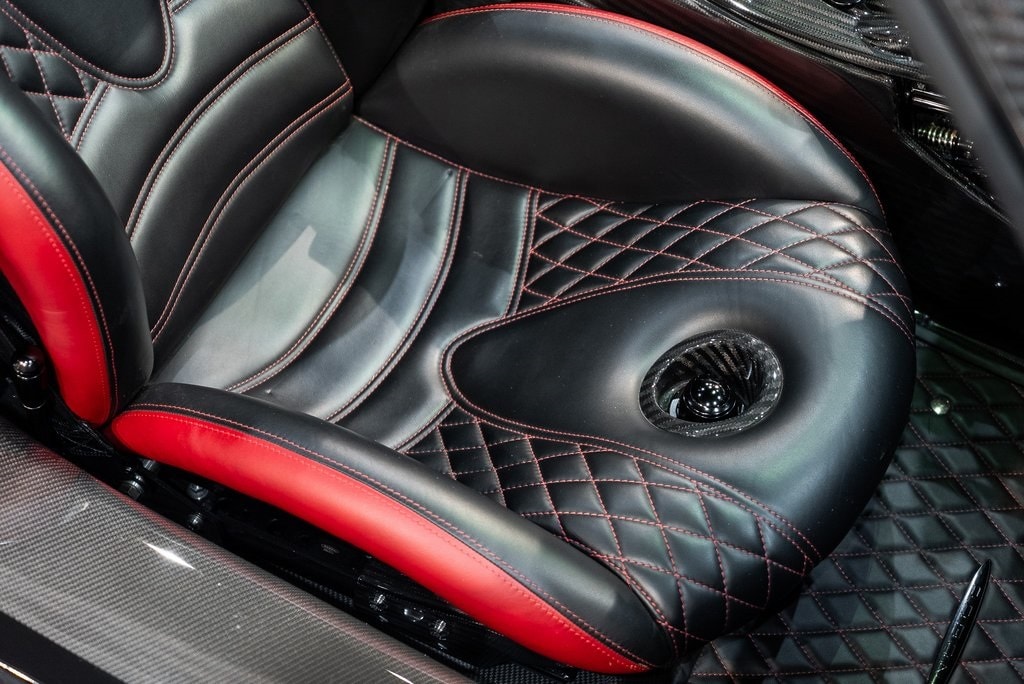 2017 PAGANI HUAYRA - Image 34