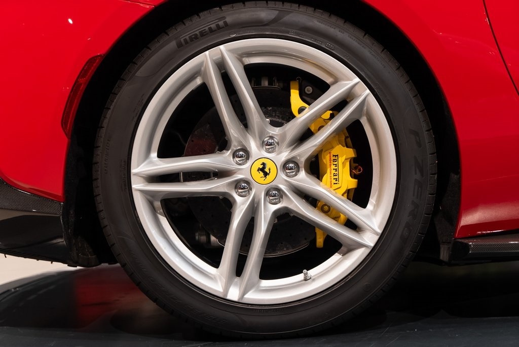 2021 FERRARI 812 - Image 15