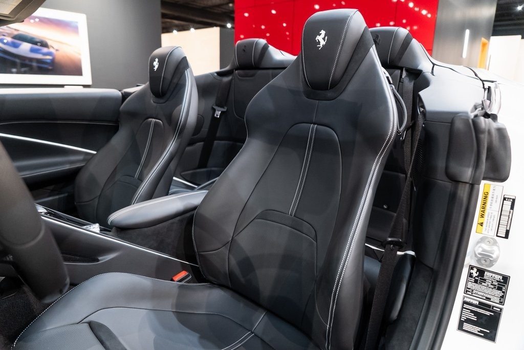 2025 FERRARI ROMA - Image 4