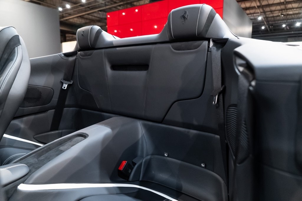 2025 FERRARI ROMA - Image 36