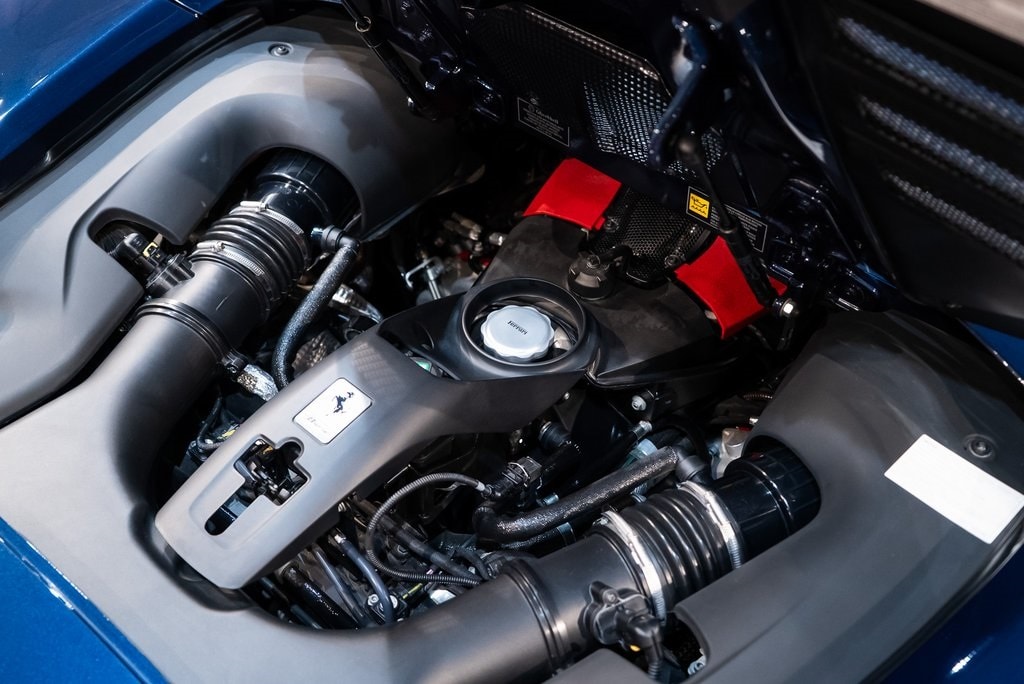 2021 FERRARI F8 - Image 18