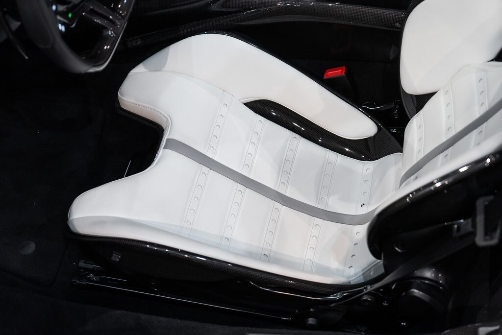 2025 FERRARI SF90 - Image 25