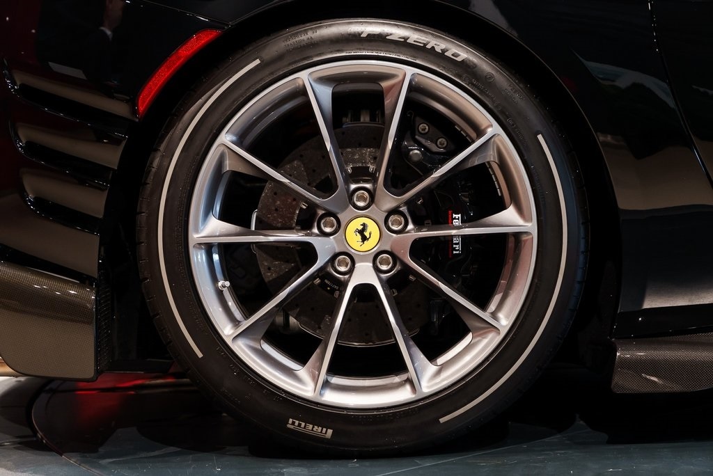 2023 FERRARI 812 - Image 15