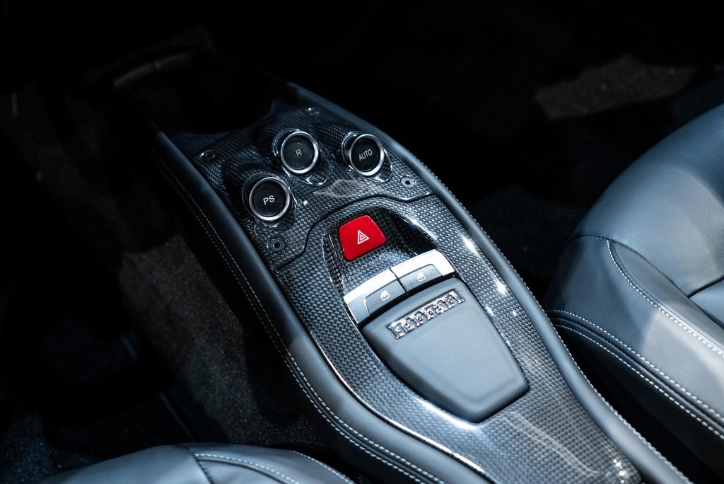 2011 FERRARI 458 ITALIA - Image 36