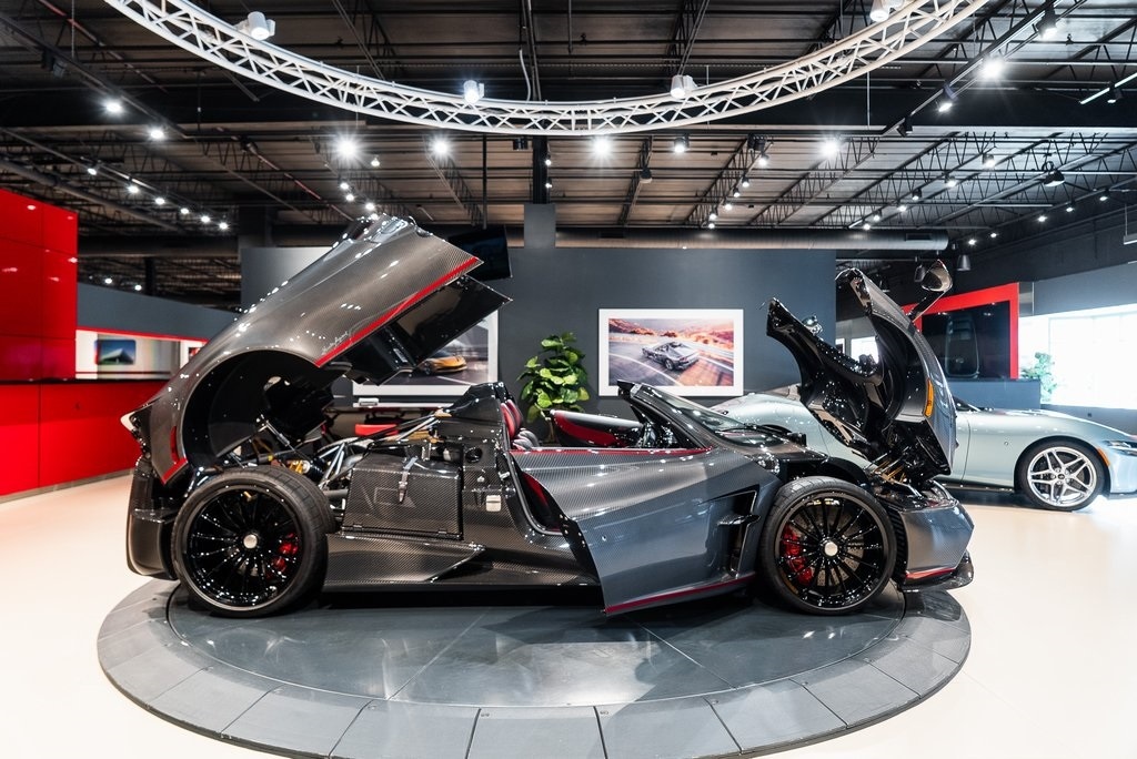 2017 PAGANI HUAYRA - Image 39