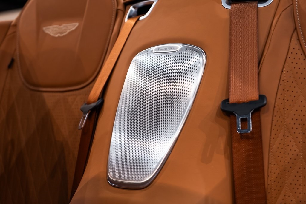 2024 ASTON MARTIN DB12 - Image 38