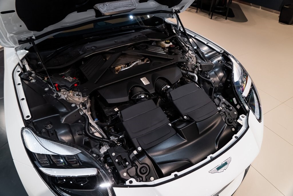 2024 ASTON MARTIN DB12 - Image 18