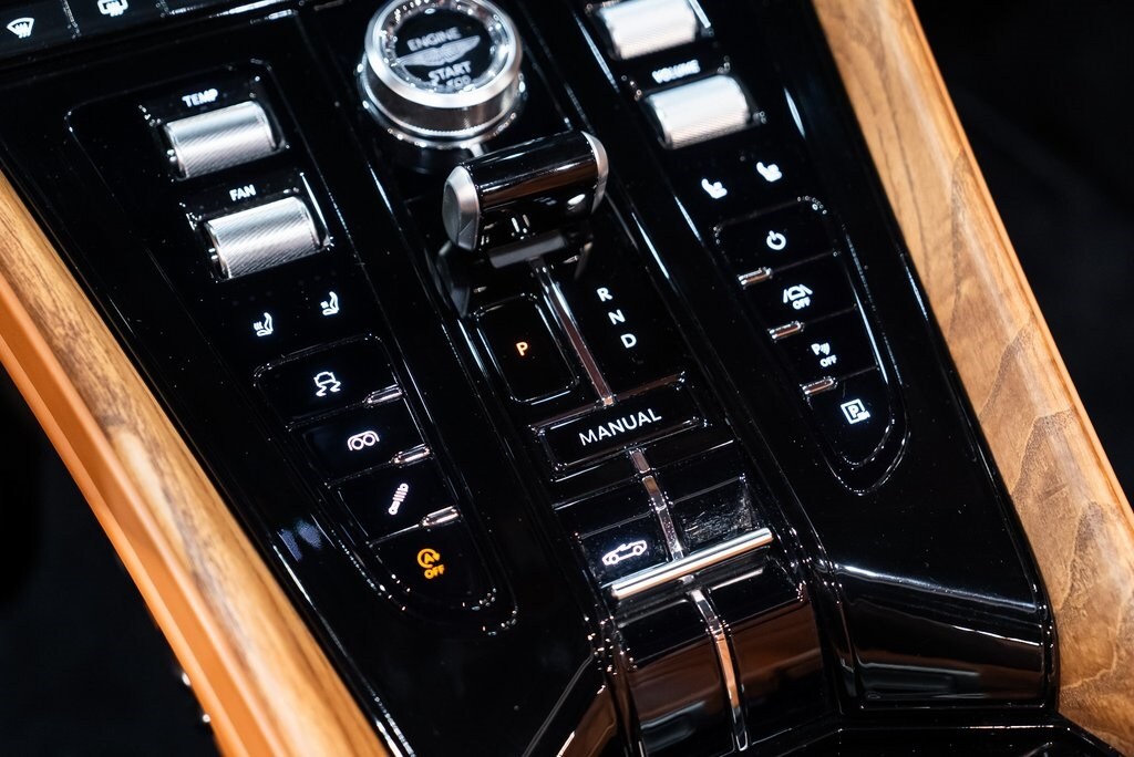 2024 ASTON MARTIN DB12 - Image 34