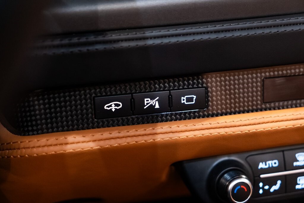 2021 FERRARI F8 - Image 32