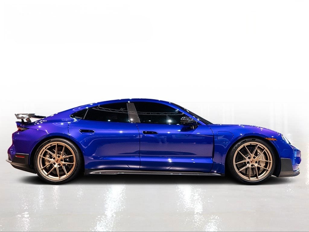 2025 PORSCHE TAYCAN - Image 9