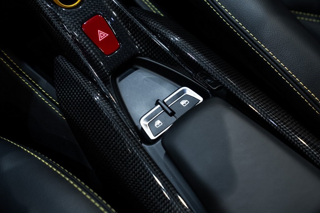 2022 FERRARI F8 - Image 38