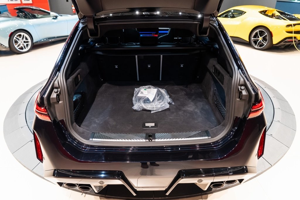 2025 BMW M5 - Image 19