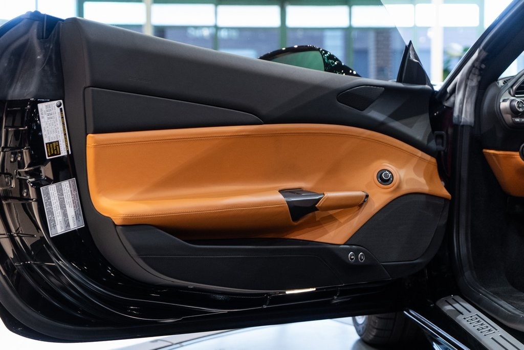 2018 FERRARI 488 - Image 23