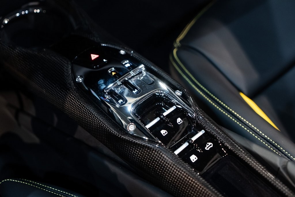 2024 FERRARI 296 - Image 32