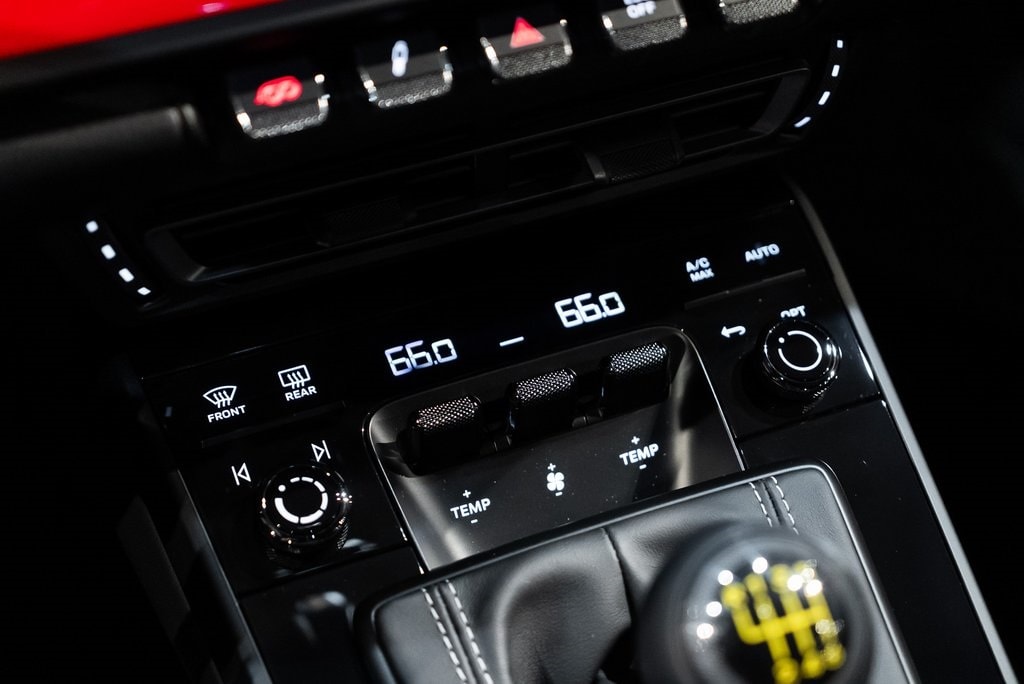 2023 PORSCHE 911 - Image 27