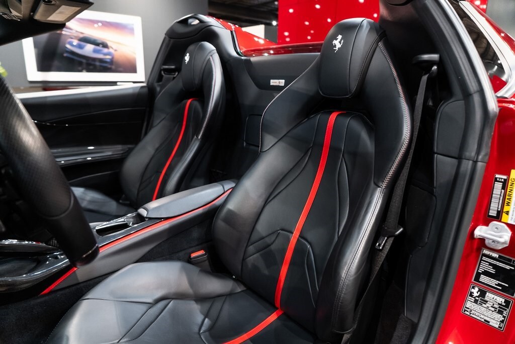 2021 Ferrari 812 GTS Base photo 4