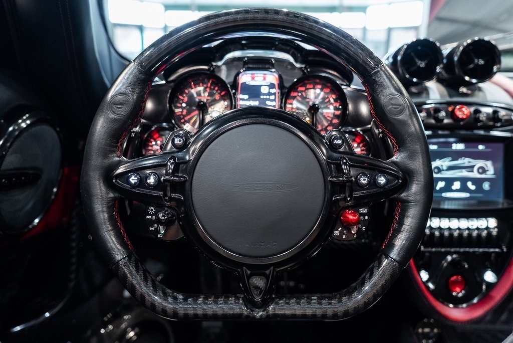 2017 PAGANI HUAYRA - Image 5