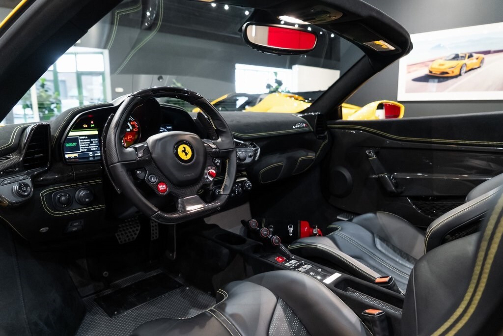 2015 FERRARI 458 - Image 28
